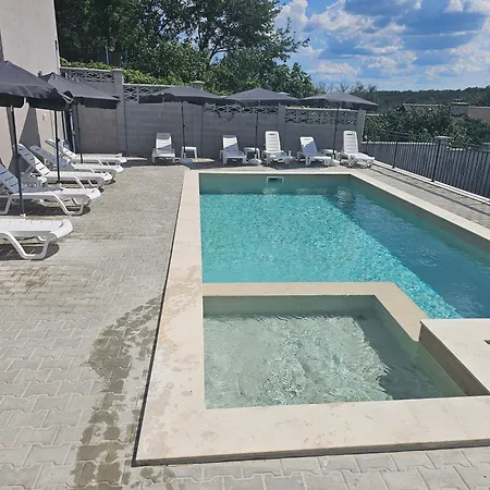 Sunny Hill بيت ضيافة فارنا